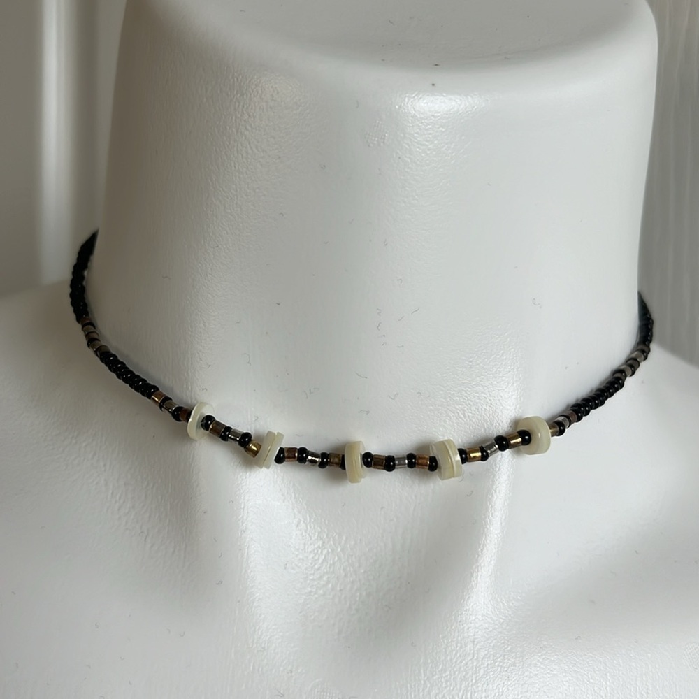 ❤️ 3/$15 
Elegant Black Beaded Necklace